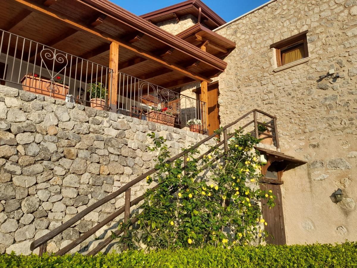 Agriturismo Orrido Di Pino アジェーロラ エクステリア 写真