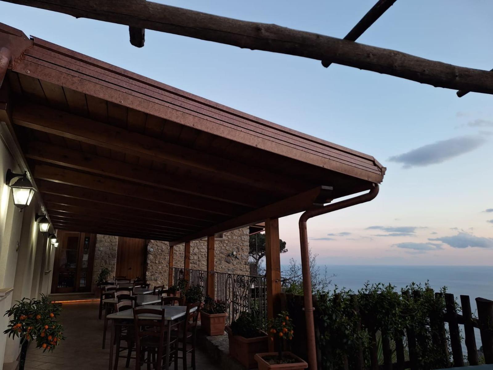Agriturismo Orrido Di Pino アジェーロラ エクステリア 写真