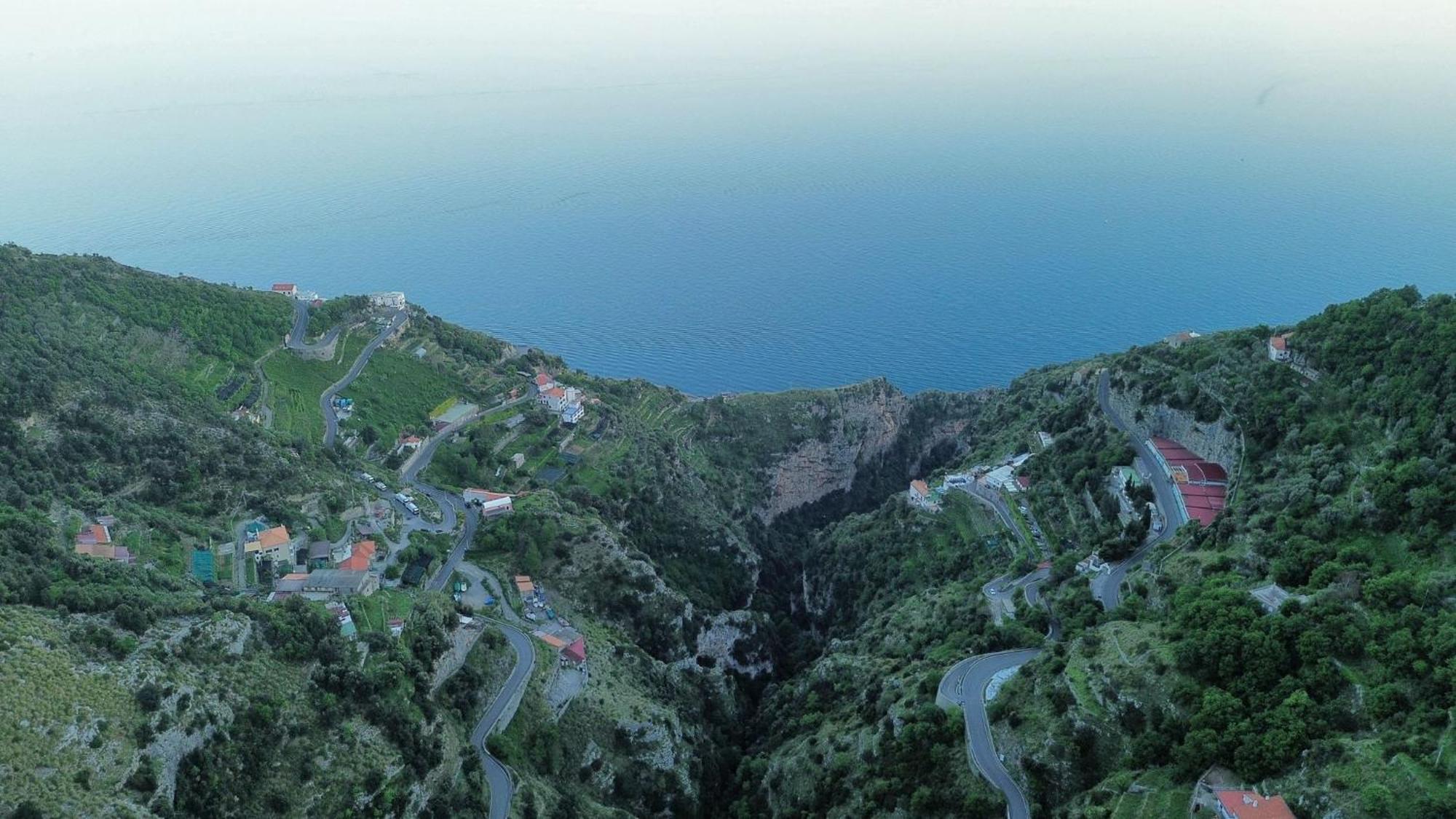 Agriturismo Orrido Di Pino アジェーロラ エクステリア 写真