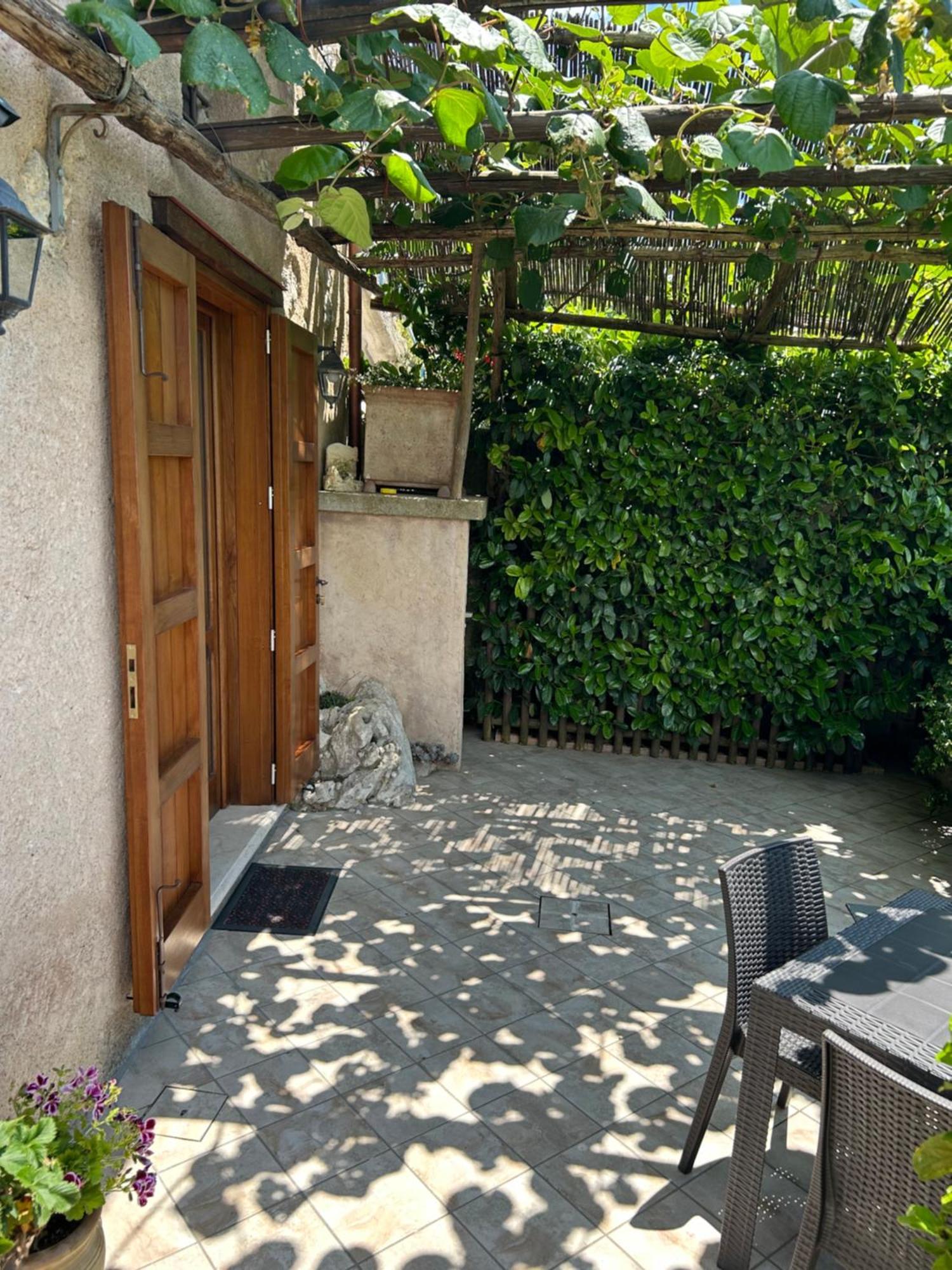 Agriturismo Orrido Di Pino アジェーロラ エクステリア 写真