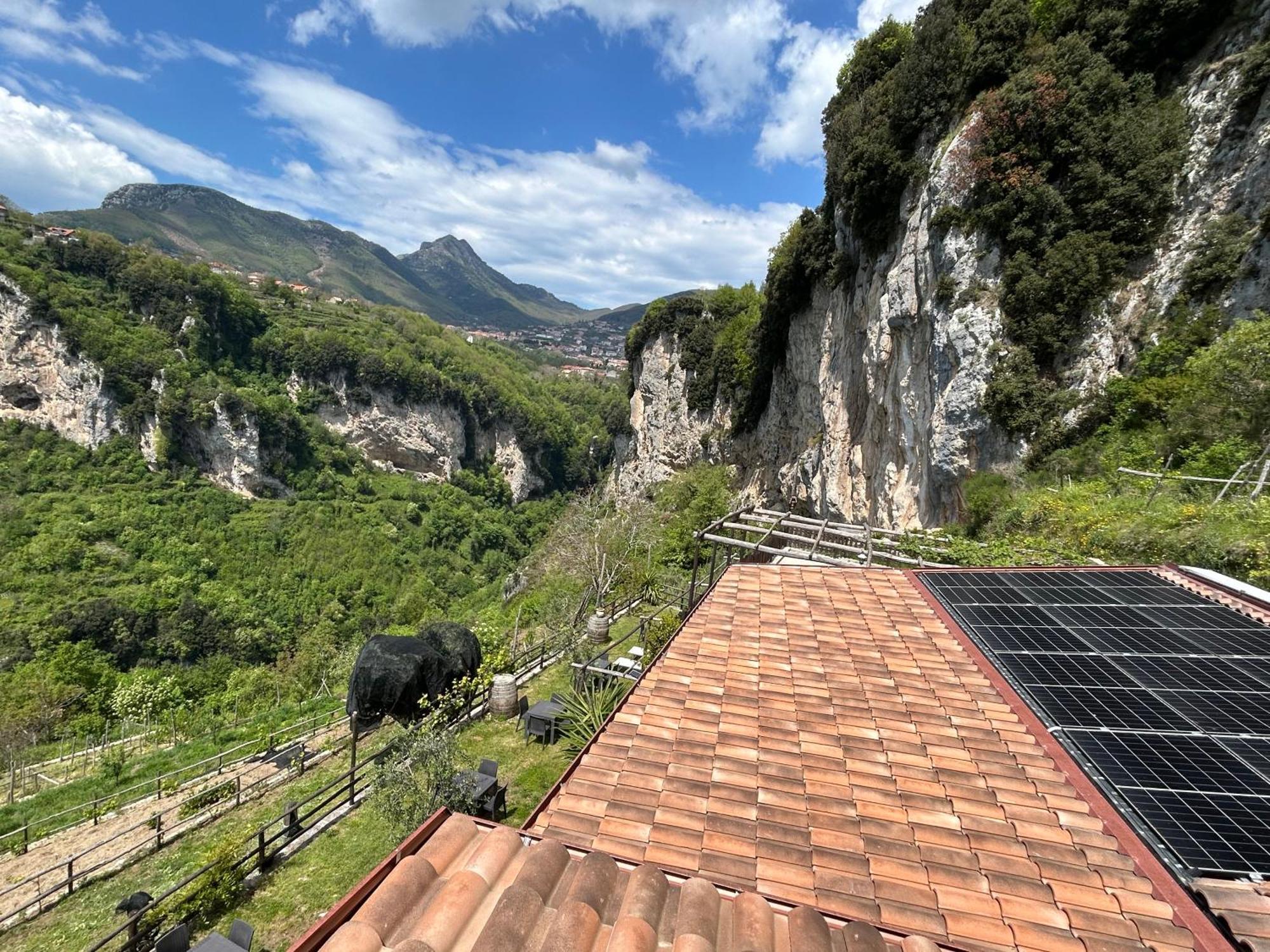 Agriturismo Orrido Di Pino アジェーロラ エクステリア 写真